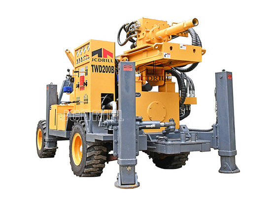 İyi bir fiyat. 180m Römork Üstü Sondaj Rig 55Kw Dizel Motor çevrimiçi